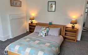 Gorgeous Sea View Apartment 5 Mins To The Beach